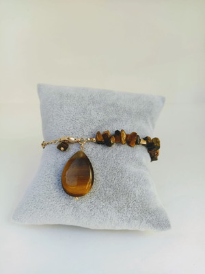 Pulseira com cascalho de pedras olho de tigre semijoia