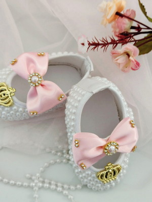 Sapatinhos com pérolas
