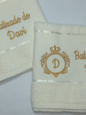 Toalha de rosto bordada