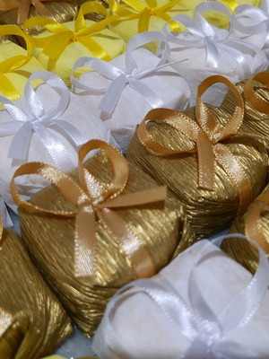 Bem casados dourado e prata r$ 3,40