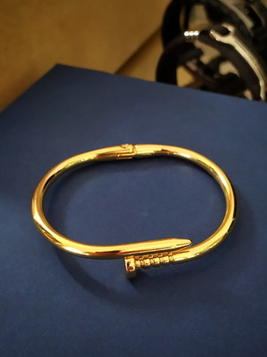 Pulseira bracelete pregos dourada