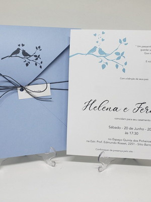 Convite de casamento azul serenity casal passarinhos