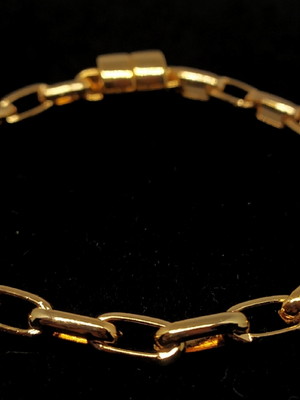 Pulseira em corrente com fecho magnético banho ouro