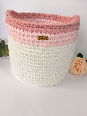 Cesto de roupa para bebê em fio de malha
