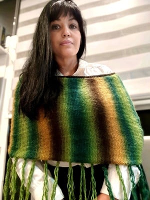 Pelerine/poncho em tricô feito a mão