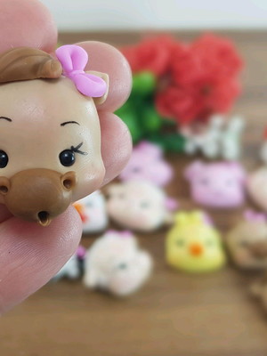 Imã carinha fazendinha rosa - biscuit