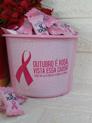 Balde com 100 balas personalizadas outubro rosa