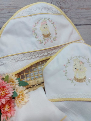 Toalha fralda de banho com capuz passarinha feliz