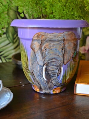 Vaso pintado a mão elefante.