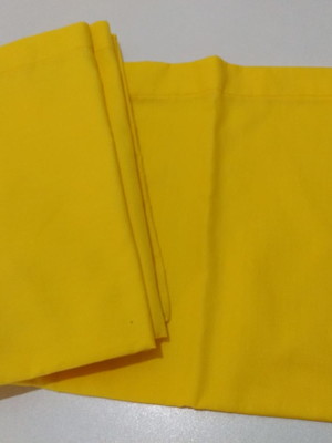 Guardanapo de tecido amarelo