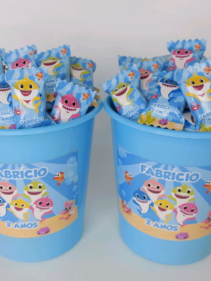 Balde com balas baby shark