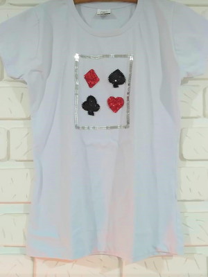 T-shirt cartas bordada a mão