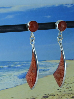 Brinco de prata e coral natural