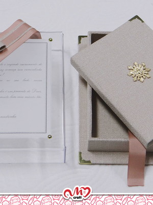 Kit caixa acrílica convite/presente com bíblia personalizada