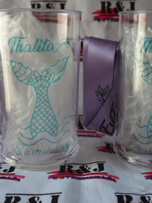 Caneca de acrílico com cordão - festa / amigos