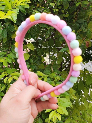 Tiara pompom