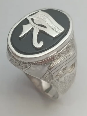 Anel olho de horus c/ ágata/ ônix prata