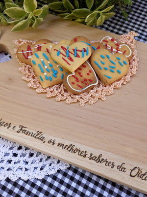 Tábua retangular vazada heart personalizada