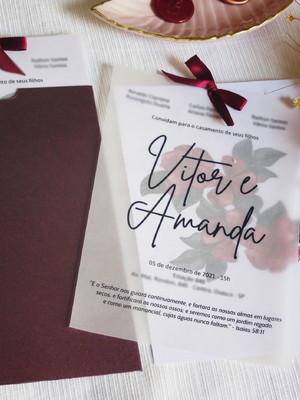 Convite casamento papel vegetal com envelope marsala
