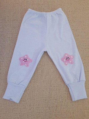 Calça com joelheiras de estrelinhas