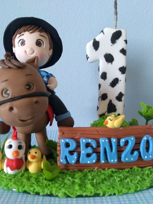 Vela de biscuit fazendinha personalizada