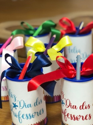 Tubo cofre personalizado no tema dia dos professores