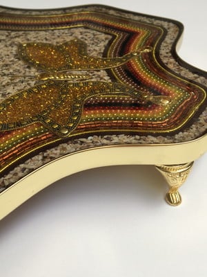 Bandeja decorativa com resina epóxi