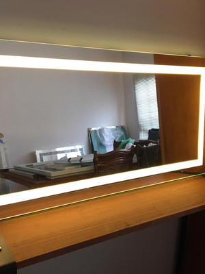 Espelho retangular com iluminação de led -100 cm l x 57 cm a