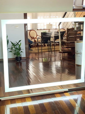 Espelho retangular com iluminação led - 125 cm l x 112 cm a