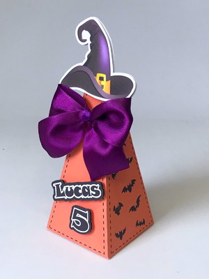 Caixa pirâmide halloween