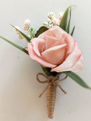 Flor de lapela rose