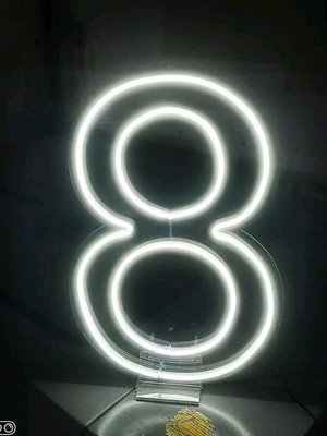 8 neon flex em acrilico branco frio