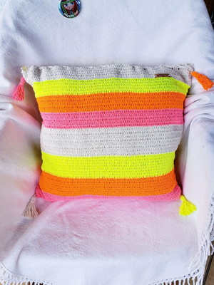 Capa de almofada dupla face neon em crochê