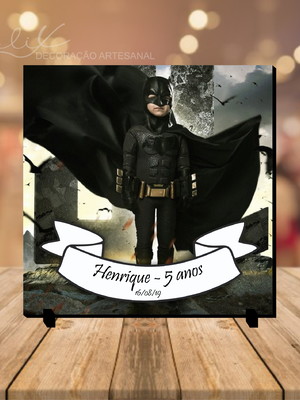 Plaquinha decorativa com suporte para mesa - com a sua arte