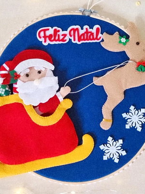 Enfeite bastidor papai noel e seu trenó