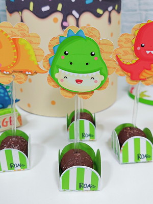 Forminha com topper dinobaby