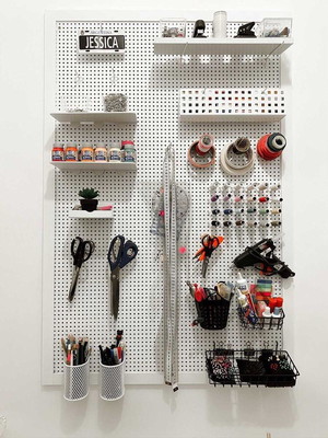 Pegboard 95x60 branco com moldura painel quadro perfurado