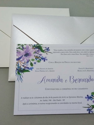 Convite casamento com envelope floral lilás