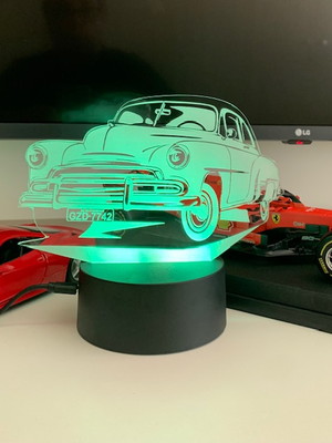 Luminária mesa/bancada acrílico led 3d rgb - chevrolet 1950