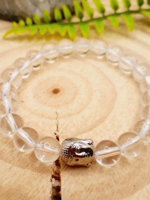 Pulseira em pedras naturais quartzo branco com buda prateado