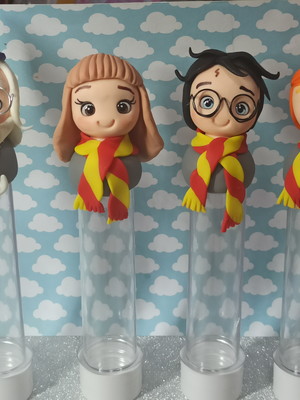 Tubete com biscuit harry potter