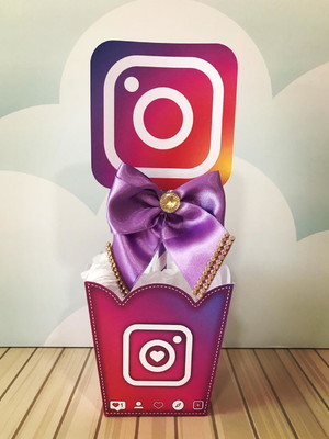 Cachepô com topper redes sociais