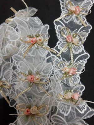 Renda aplique guipir borboleta com flores rococó