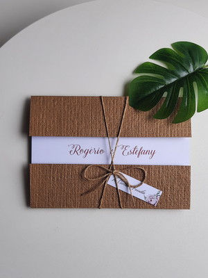 Convite de casamento rustico em papel kraft texturizado
