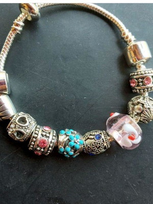 Pulseira com berloques