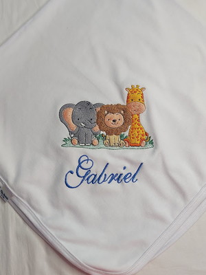 Cueiro manta para bebê bordada personalizada