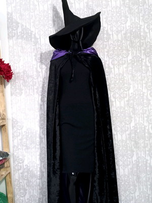 Capa medieval dupla com capuz lilás e preto