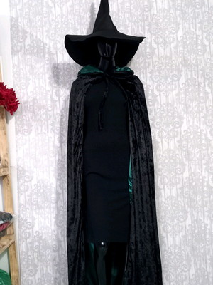 Capa medieval dupla com capuz verde e preto