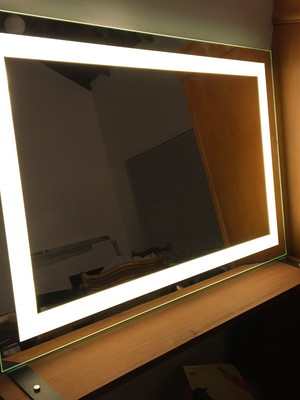 Espelho retangular com iluminação em led 110 x 70