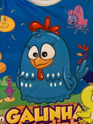 Vestido temático galinha pintadinha